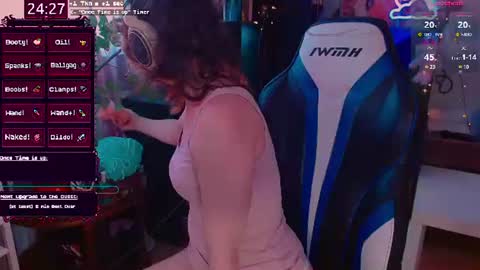 Luna online show from July 21, 2026, 4:09 pm