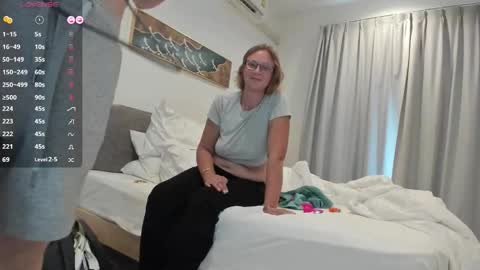 LunaPearl   online show from October 29, 2025, 6:59 am