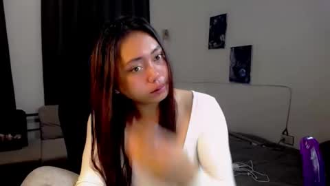 Snapshot of lunapinay chatting on April 23, 2026, 6:32 pm Luna online show from April 23, 2026, 6:32 pm
