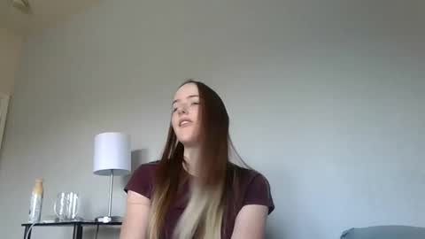 Snapshot of lunapixie2020 chatting on September 19, 2025, 6:19 pm lunapixie2020 online show from September 19, 2025, 6:19 pm