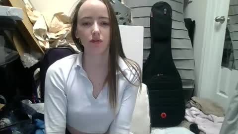 lunapixie2020 online show from May 28, 2026, 3:26 am