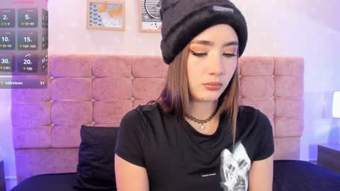 Luna  online show from December 7, 2024, 6:37 pm