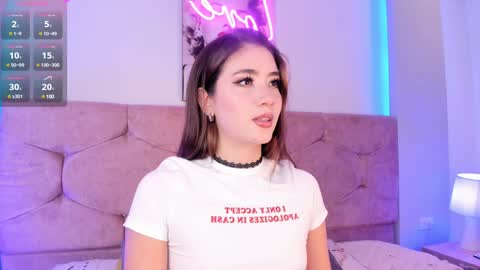 Luna  online show from December 8, 2024, 2:41 pm