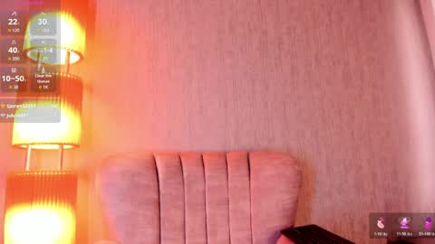 Luna  online show from April 19, 2026, 6:10 pm