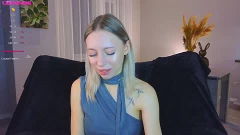 Kelly online show from October 23, 2025, 2:49 pm