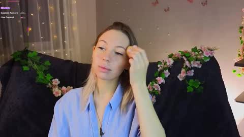 Snapshot of lunariabliss chatting on January 18, 2026, 2:43 pm Kelly online show from January 18, 2026, 2:43 pm