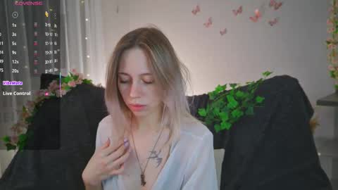 Snapshot of lunariabliss chatting on February 2, 2026, 4:49 pm Kelly online show from February 2, 2026, 4:49 pm