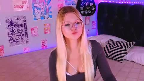 lunariafox online show from July 25, 2026, 2:58 pm