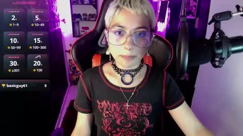 lunarichy online show from December 16, 2025, 10:26 pm