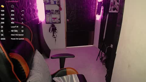 lunarichy online show from February 27, 2026, 8:42 pm