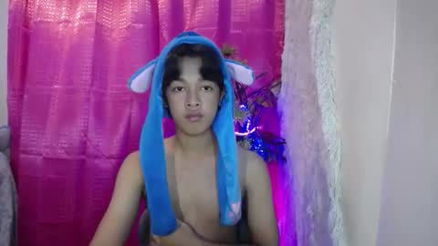 Snapshot of lunarmaxxx chatting on March 25, 2026, 2:45 pm max online show from March 25, 2026, 2:45 pm