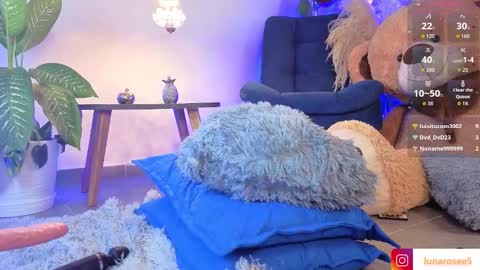 Luna online show from October 3, 2025, 6:10 am