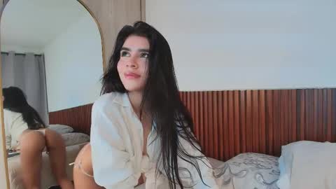 Luna Rousse online show from April 15, 2026, 3:35 am