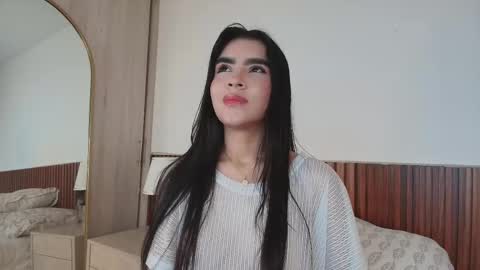 Luna Rousse online show from May 24, 2026, 2:05 am