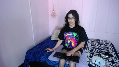 Luna online show from April 5, 2026, 4:04 pm