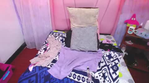 Luna online show from April 12, 2026, 2:49 am