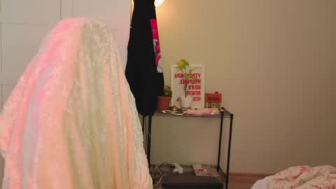 Kate online show from April 24, 2026, 11:01 am