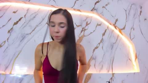 lunataylor_ online show from December 16, 2025, 1:27 pm