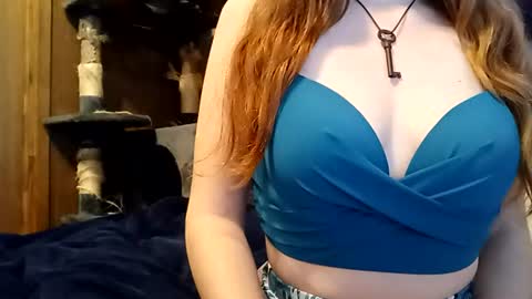 lunathepoet online show from June 25, 2026, 6:56 pm