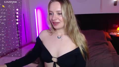 LunaticaBae online show from March 1, 2025, 4:26 am