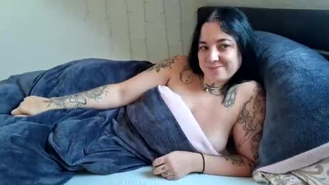 Luna  powered by bitch dust online show from December 16, 2024, 11:33 am