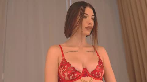 Luna online show from October 9, 2025, 5:27 am