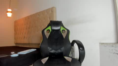 lunay_bigcock420 online show from March 3, 2026, 5:08 pm