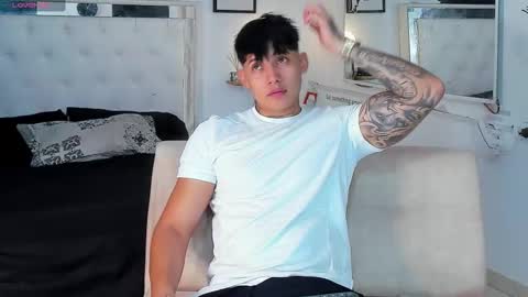 Lunay online show from November 12, 2025, 11:36 pm