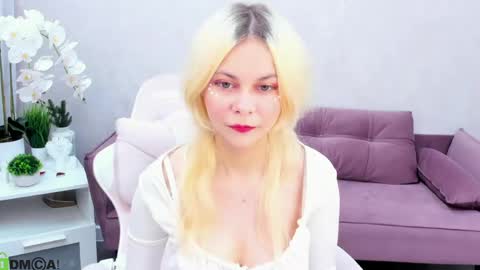 Lune FallenStar online show from June 9, 2026, 2:23 am