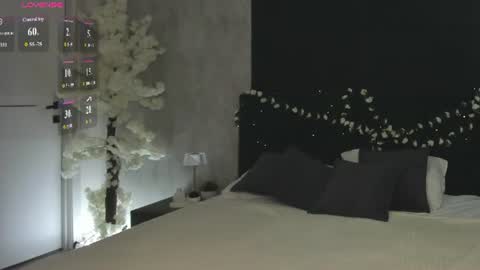 Lune FallenStar online show from July 13, 2026, 1:08 am