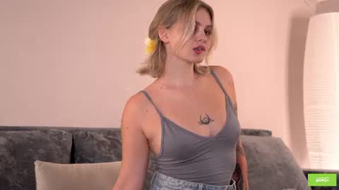 Snapshot of lunea_evienne_ chatting on July 28, 2026, 8:54 am Evi online show from July 28, 2026, 8:54 am