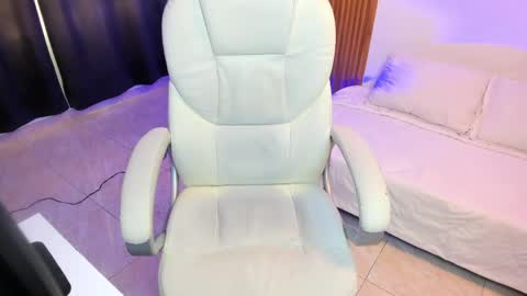 luniksa online show from April 18, 2026, 11:36 am