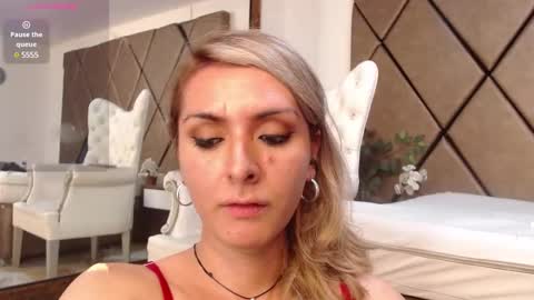 lunitadiva online show from February 3, 2025, 12:25 pm