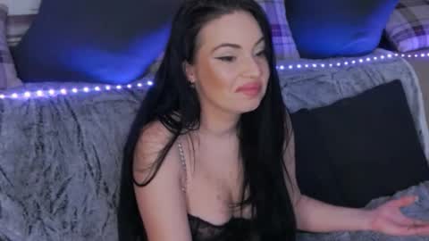 LunnaGray online show from January 7, 2026, 5:32 am