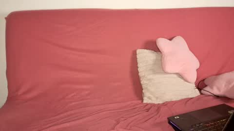 Luros Modasy online show from February 22, 2025, 1:33 am