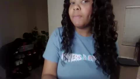 Snapshot of lusciouskoko chatting on November 18, 2025, 5:34 am Luscious Koko online show from November 18, 2025, 5:34 am