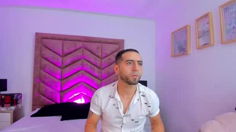 Lushian And Luna online show from September 18, 2025, 3:14 pm