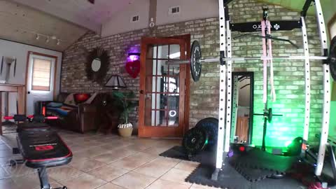 SHOWS ALL MONDAY WEDNESDAYFRIDAYSATURDAY  IN THE MORNING online show from November 14, 2025, 3:33 pm