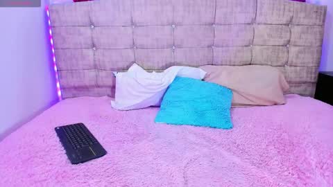 lushy_sweet online show from October 14, 2025, 4:35 am