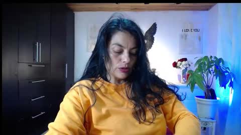 Snapshot of lust_mom chatting on September 23, 2025, 12:13 am Angela 3 online show from September 23, 2025, 12:13 am