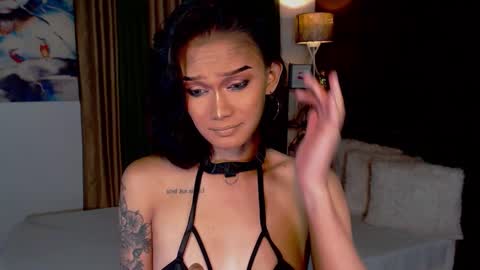 Snapshot of lustfulltrans chatting on February 4, 2025, 5:34 pm AdriannaFowks online show from February 4, 2025, 5:34 pm