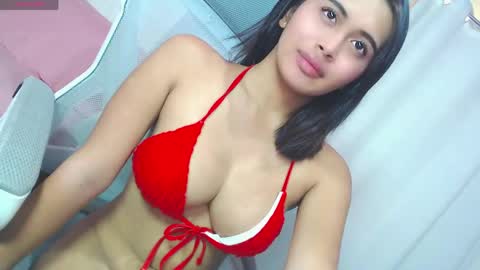 Snapshot of lustykeisha chatting on May 22, 2026, 3:13 am KEISHA - DONT FORGET TO FOLLOW ME AND GIVE ME THUMBS UP 3 online show from May 22, 2026, 3:13 am