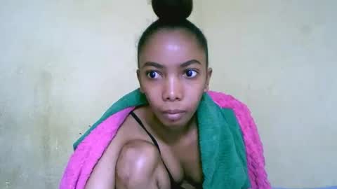 lutchia online show from September 10, 2025, 2:50 pm