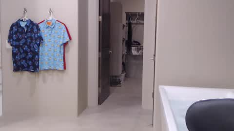 luv_missle online show from March 11, 2025, 5:05 am