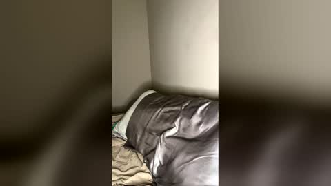 luvbug555 online show from April 23, 2026, 7:16 pm