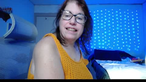 Snapshot of luvely_gurl chatting on December 8, 2024, 6:33 am Shauna online show from December 8, 2024, 6:33 am