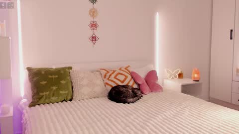 Julia   LuvJuly  online show from October 26, 2025, 7:09 pm