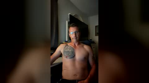 Snapshot of luvsmokeproductions chatting on July 16, 2026, 2:50 am SmokeLuv online show from July 16, 2026, 2:50 am
