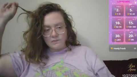 Lux anne online show from October 28, 2025, 3:32 am