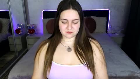 lux_lizz online show from March 1, 2026, 8:33 pm